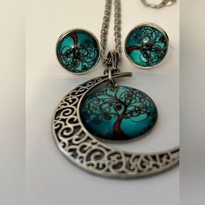 Necklace and earring set